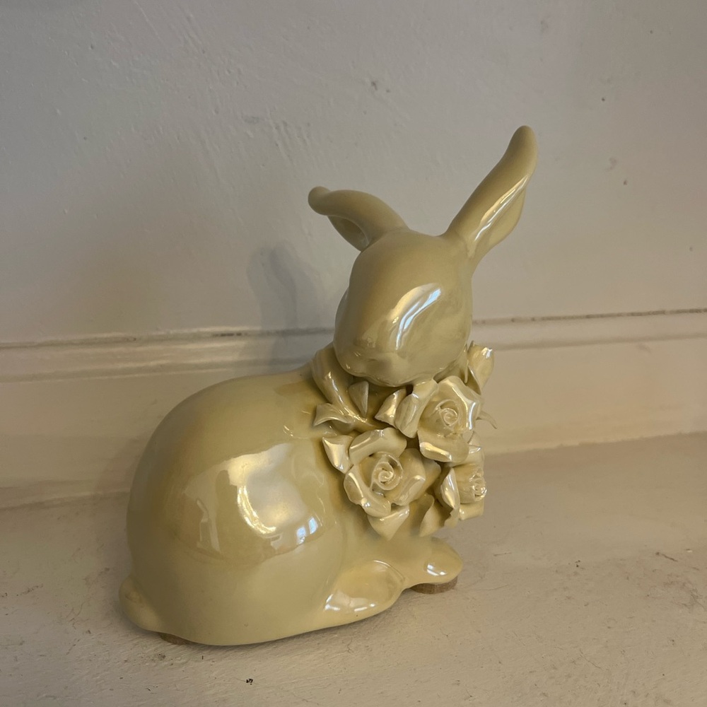 Vintager bunny figurine